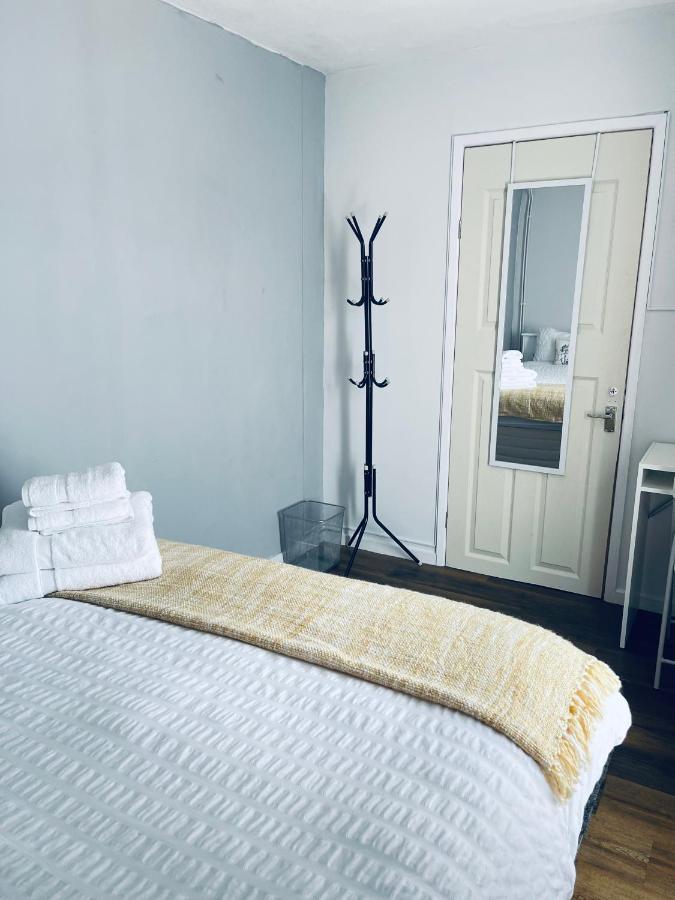 Small Doble, Shared House Filton المظهر الخارجي الصورة