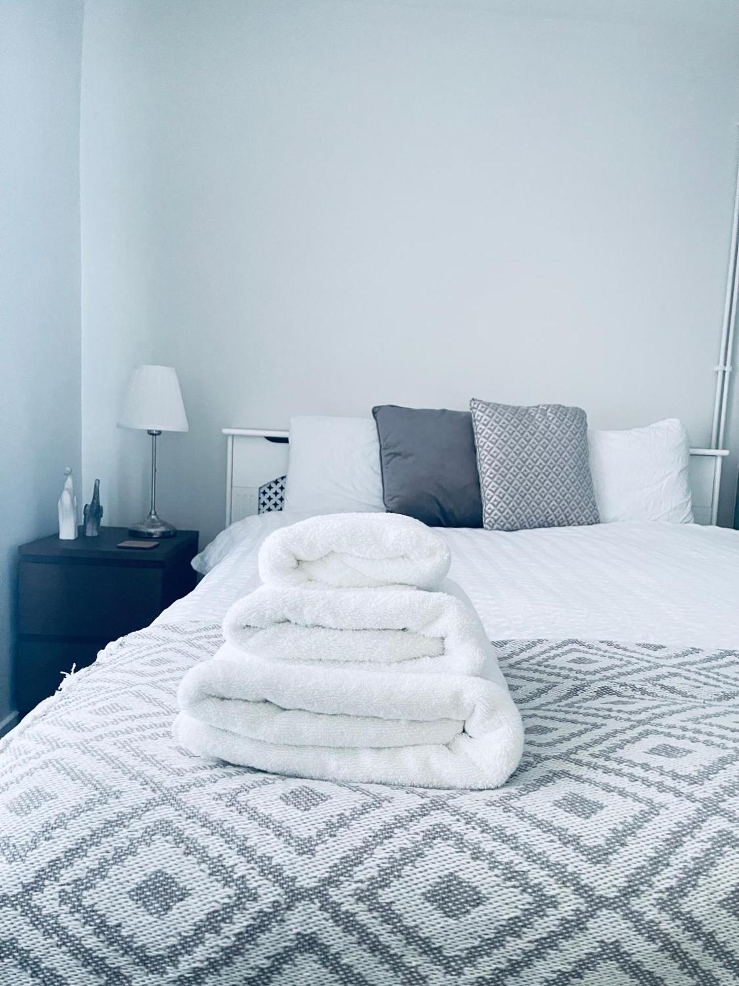 Small Doble, Shared House Filton الغرفة الصورة